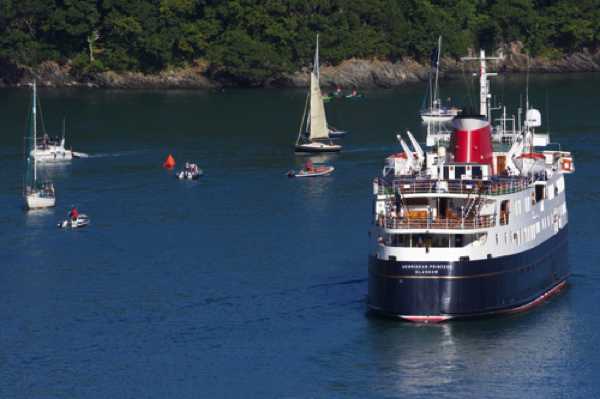 10 August 2022 - 18:01:38

-------------------------
Cruise ship Hebridean Princess in Dartmouth